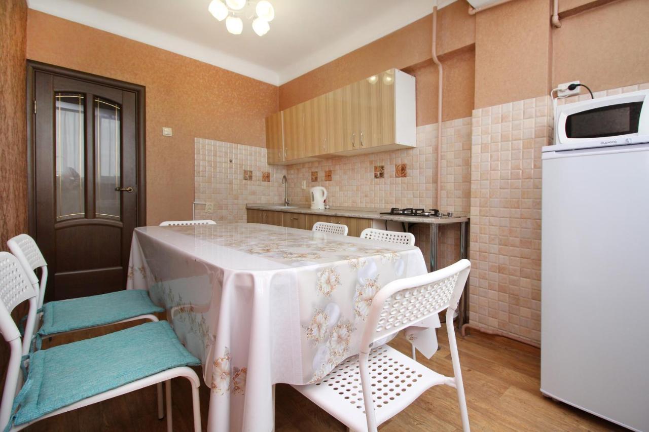 Spacious Central Apartment Алматы Экстерьер фото