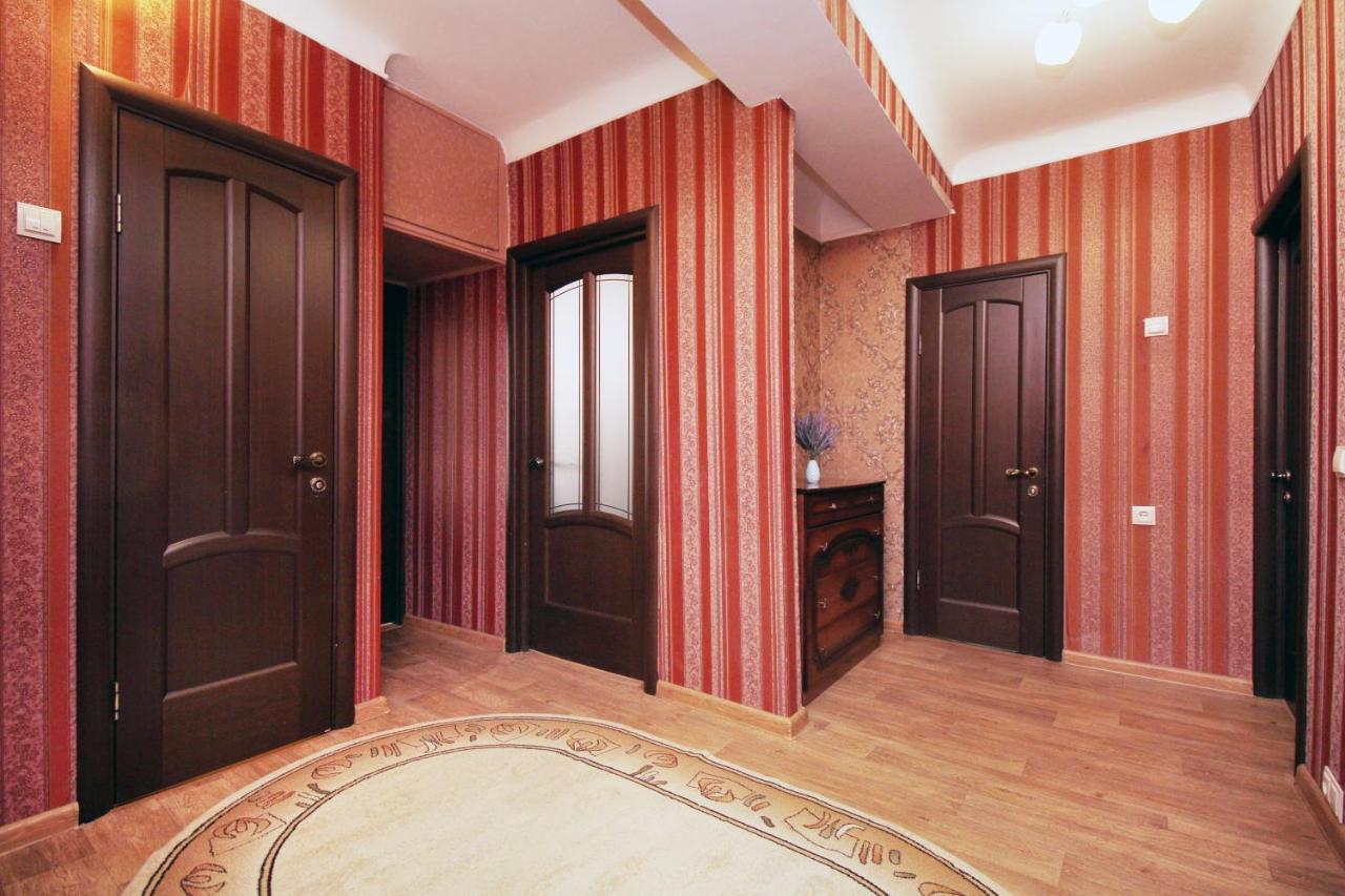 Spacious Central Apartment Алматы Экстерьер фото